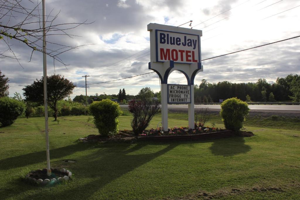Blue Jay Motel Питърбъро Екстериор снимка