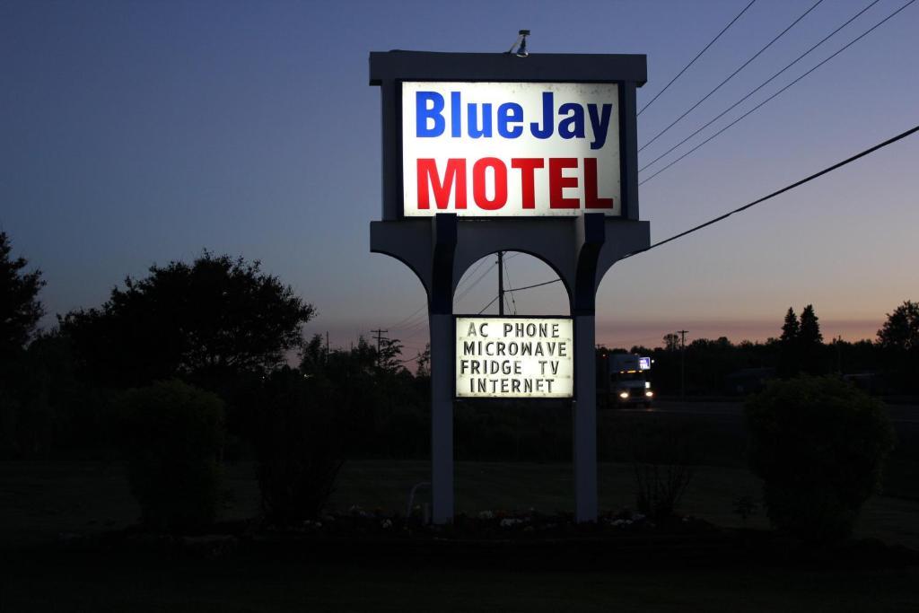 Blue Jay Motel Питърбъро Екстериор снимка
