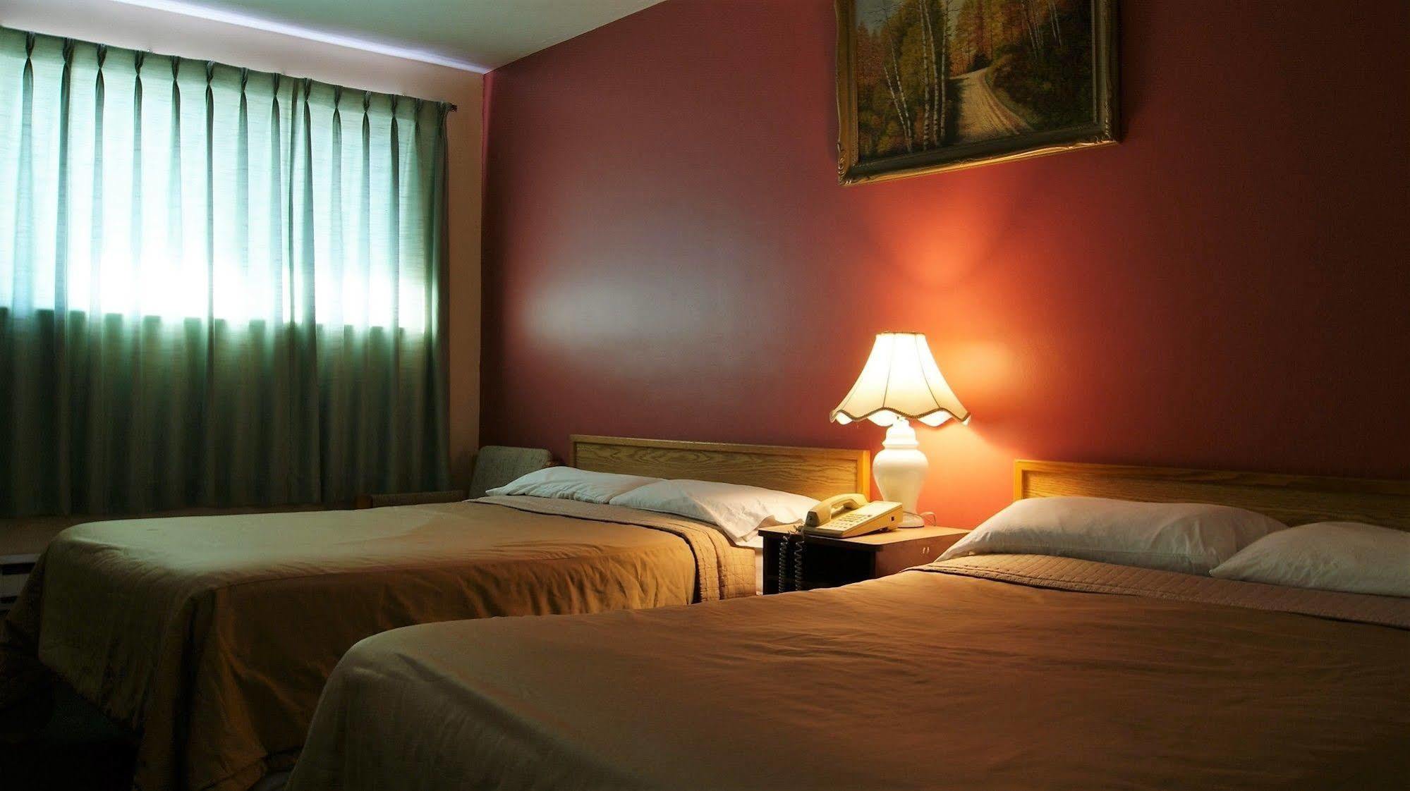 Blue Jay Motel Питърбъро Екстериор снимка